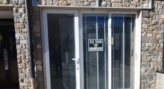 Petit local avec vitrine