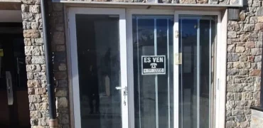 Petit local avec vitrine